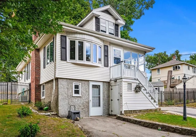 1st image of 21 Evelyn Pl, Quincy, MA 02171 | MLS# 73568168