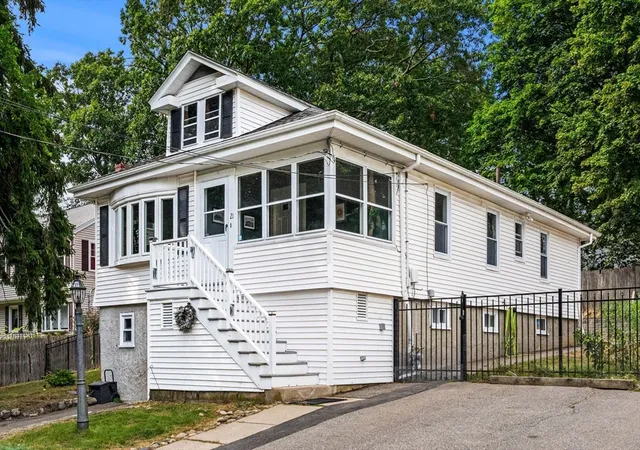 2nd image of 21 Evelyn Pl, Quincy, MA 02171 | MLS# 73568168