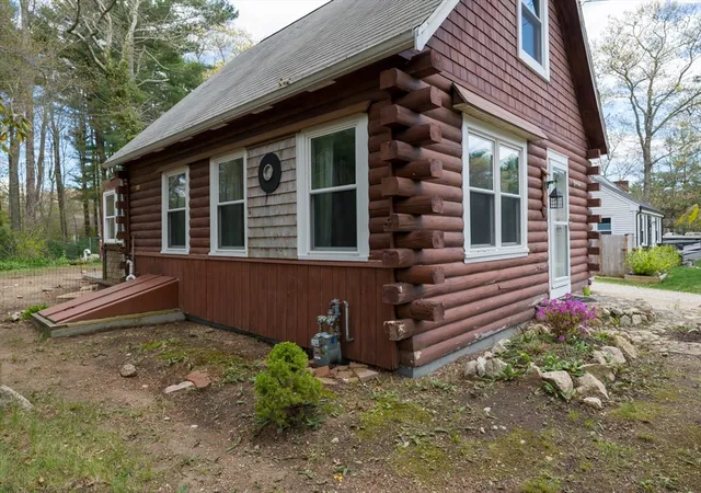 Photo 3 of Single family home for sale at 792 Mill St, Marion, MA 02738 | MLS# 73518945 | Listing updated on 2026-10-04