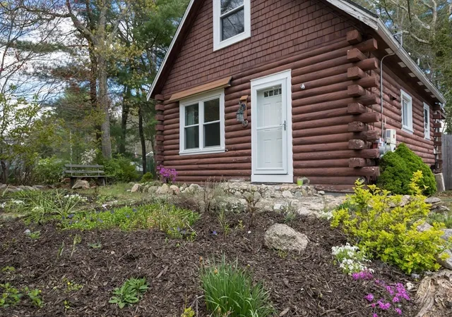 Photo 3 of Single family home for sale at 792 Mill St, Marion, MA 02738 | MLS# 73518945 | Listing updated on 2026-10-04