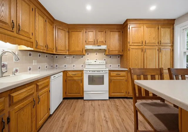 3rd image of 81 Rocky Meadow St, Middleboro, MA 02346 | MLS# 73538098