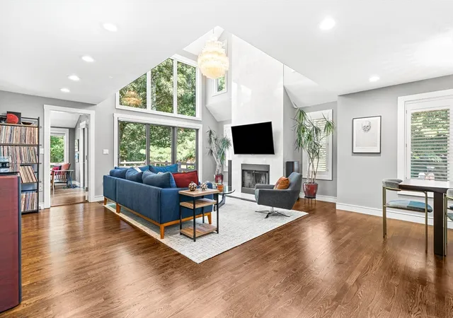 2nd image of 51 Hillside Dr #51, Wayland, MA 01778 | MLS# 73548111