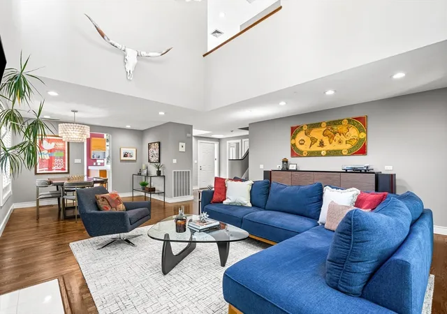 3rd image of 51 Hillside Dr #51, Wayland, MA 01778 | MLS# 73548111