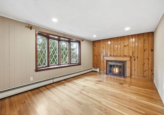 Homes for sale in Westborough, MA | 28 Spring Rd, Westborough, MA 01581 | MLS# 73548825