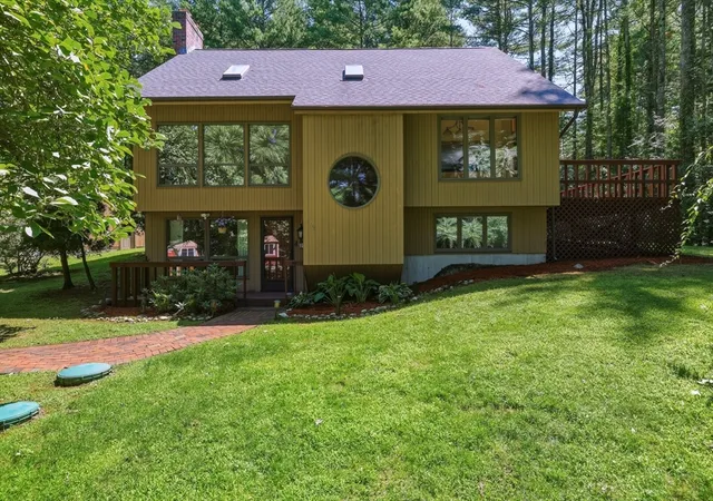 1st image of 15 Ladyslipper Cir, Amherst, MA 01002 | MLS# 73560008