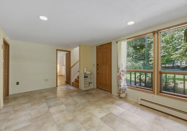 Photo 4 of Sale Pending at 15 Ladyslipper Cir, Amherst, MA 01002 | MLS# 73560008 | Listing updated on 2026-09-30