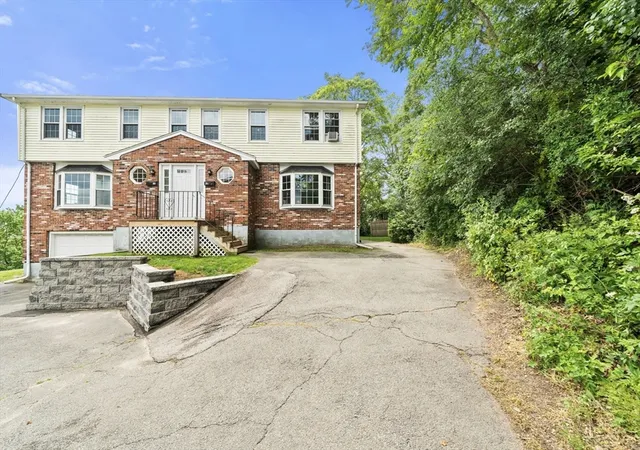 Homes for sale in Lynn, MA | 12 Winnepurkit Ave #12, Lynn, MA 01905 | MLS# 73536801
