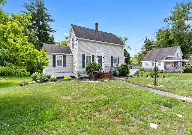 2nd image of 422 Main Street, Groveland, MA 01834 | MLS# 73547765