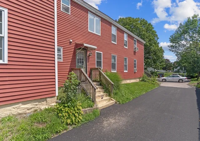 4th image of 122 Winthrop St, Taunton, MA 02780 | MLS# 73563235