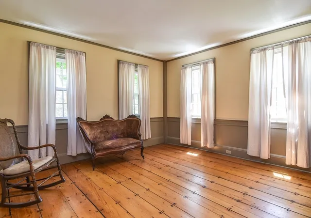 3rd image of 33 Grove Street, Framingham, MA 01701 | MLS# 73526025