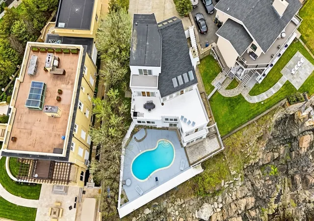 2nd image of 250 Wilson Rd, Nahant, MA 01908 | MLS# 73519175