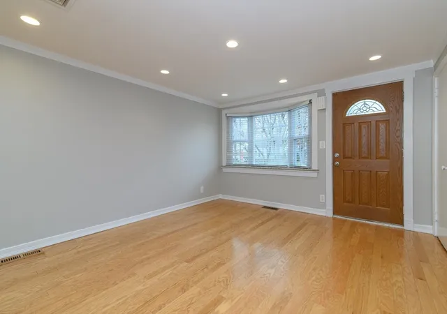 Homes for sale in Weymouth, MA | 92 Mercury St, Weymouth, MA 02188 | MLS# 73495462