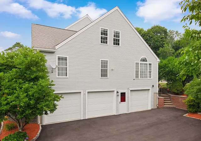 2nd image of 24 Sheridan Ln, Tewksbury, MA 01876 | MLS# 73552953