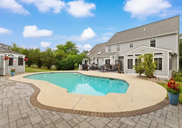4th image of 24 Sheridan Ln, Tewksbury, MA 01876 | MLS# 73552953