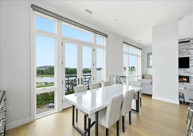 3rd image of 10 Shipyard Dr #513, Hingham, MA 02043 | MLS# 73556951
