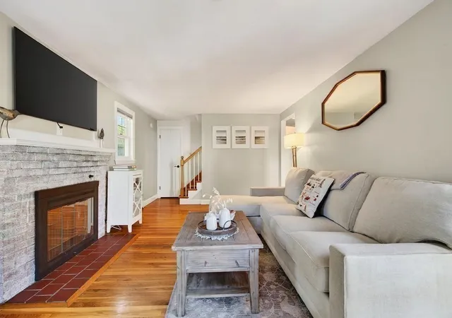 Photo 5 of Sale Pending at 139 Keystone St, West Roxbury, MA 02132 | MLS# 73562650 | Listing updated on 2026-08-26