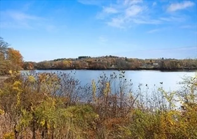 3rd image of 118 River Rd, Merrimac, MA 01860 | MLS# 73536862