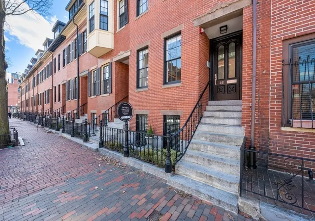 2nd image of 46 Clarendon St, Boston, MA 02116