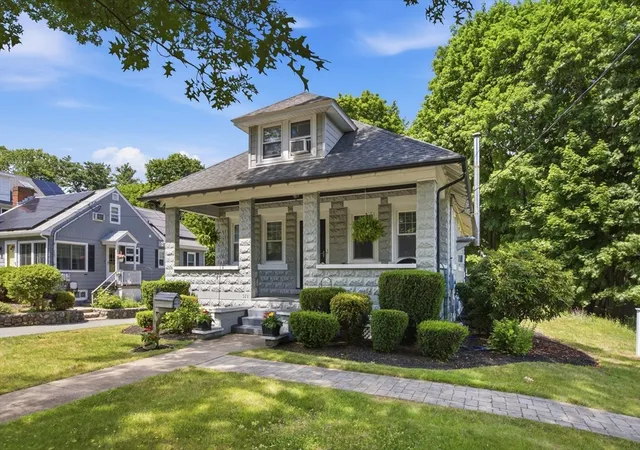 2nd image of 371 Washington St, Melrose, MA 02176 | MLS# 73537132