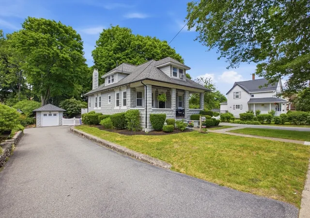 3rd image of 371 Washington St, Melrose, MA 02176 | MLS# 73537132