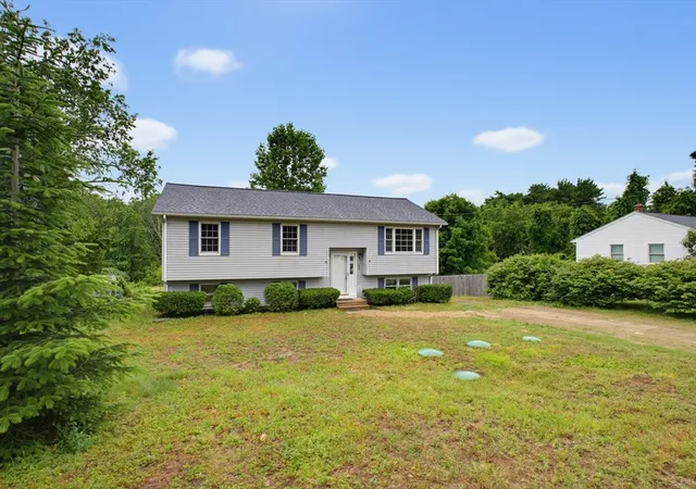 Homes for sale in Warren, MA | 290 Bemis Rd, Warren, MA 01083 | MLS# 73540799
