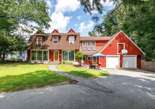 42nd image of 15 Trotting Park Rd, Lowell, MA 01854 | MLS# 73559517