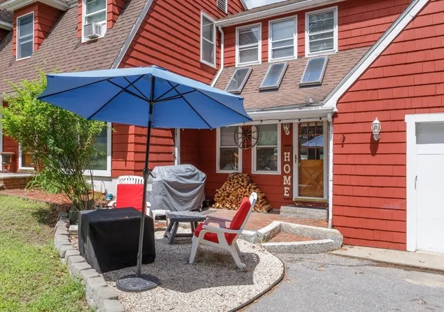 4th image of 15 Trotting Park Rd, Lowell, MA 01854 | MLS# 73559517