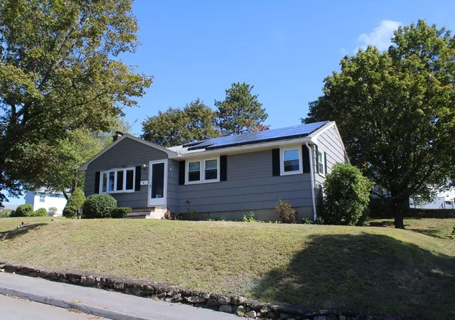 Photo 3 of Sale Pending at 8 Roundtop Rd, Marlborough, MA 01752 | MLS# 73432196 | Listing updated on 2025-11-03