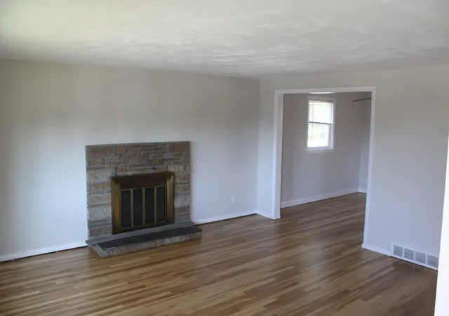 Photo 3 of Sale Pending at 8 Roundtop Rd, Marlborough, MA 01752 | MLS# 73432196 | Listing updated on 2025-11-03