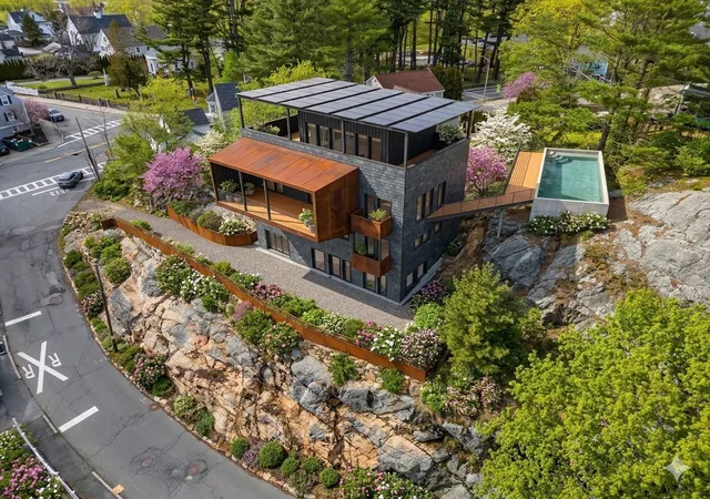 4th image of 1 Sea Street, Manchester, MA 01944 | MLS# 73494681