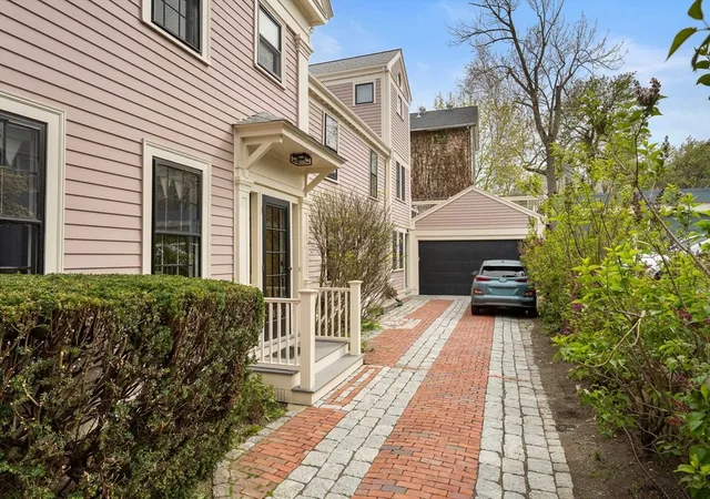 Homes for sale in Cambridge, MA | 636 Green St, Cambridge, MA 02139 | Houzeo