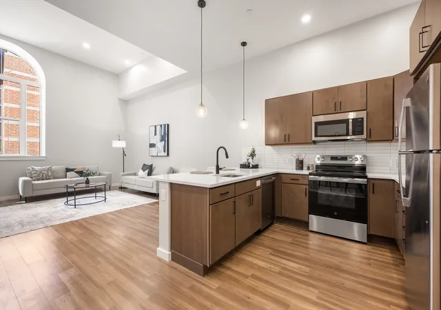 5th image of 22 Elm St #401, Worcester, MA 01608 | MLS# 73516998