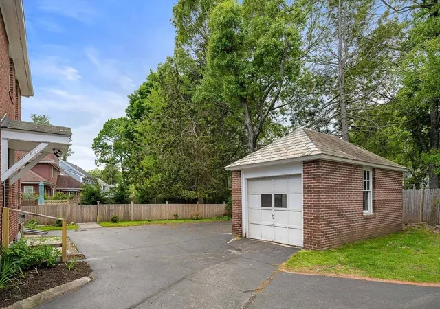 25th image of 15 Agawam Rd, Waban, MA 02468 | MLS# 73525304