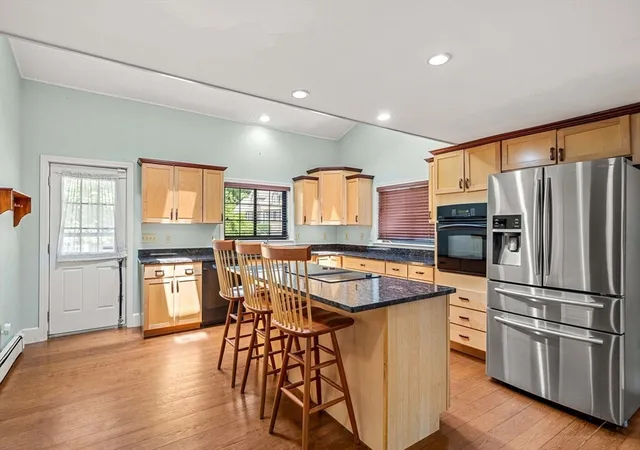 Homes for sale in Haverhill, MA | 987 Broadway, Haverhill, MA 01832 | MLS# 73546489