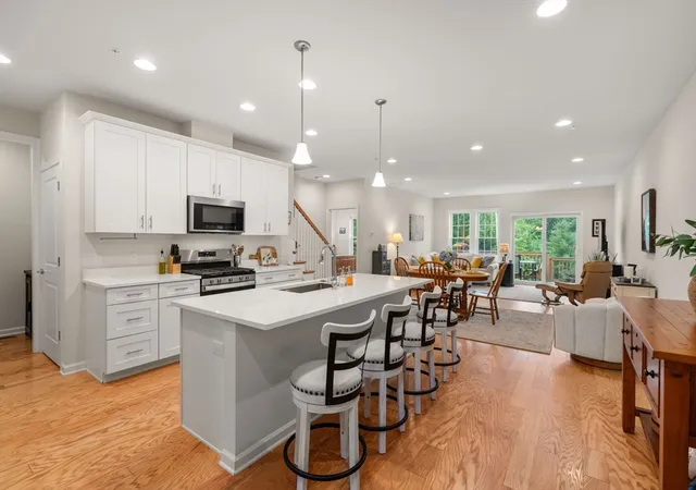 Homes for sale in Upton, MA | 56 Shannon Wy, Upton, MA 01568