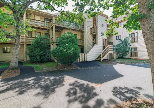 Photo 3 of Condo for sale at 800 Bearses Way #6WE, Hyannis, MA 02601 | MLS# 73552181 | Listing updated on 2026-09-05