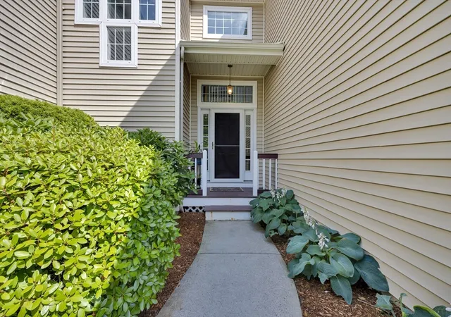 Homes for sale in North Grafton, MA | 27 Robert Cir #27, North Grafton, MA 01536 | MLS# 73546152