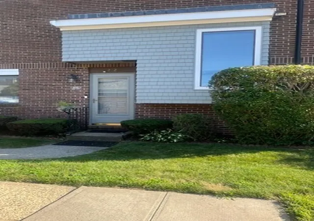 Photo 2 of Sale Pending at 272 Greenbrook Dr #272, Stoughton, MA 02072 | MLS# 73557315 | Listing updated on 2026-10-02