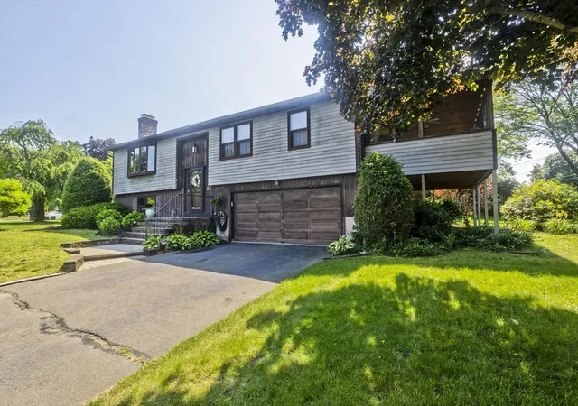 2nd image of 9 Dowds Ln, Chicopee, MA 01020 | MLS# 73543682