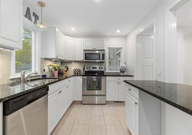 2nd image of 18 Indian Dawn #18, Wayland, MA 01778 | MLS# 73518211