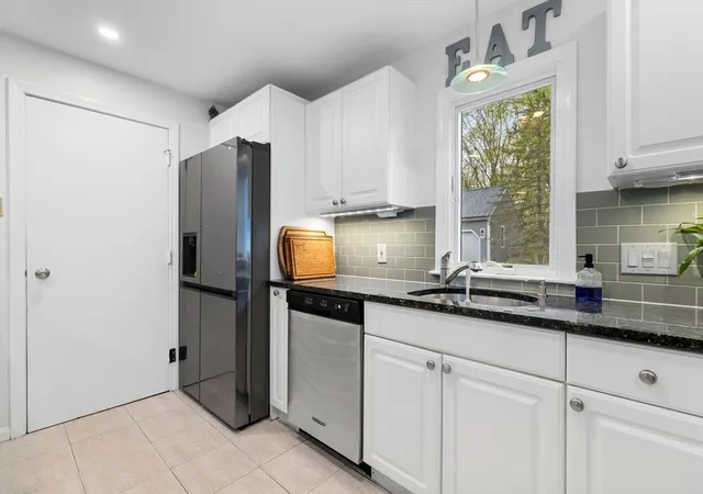 3rd image of 18 Indian Dawn #18, Wayland, MA 01778 | MLS# 73518211