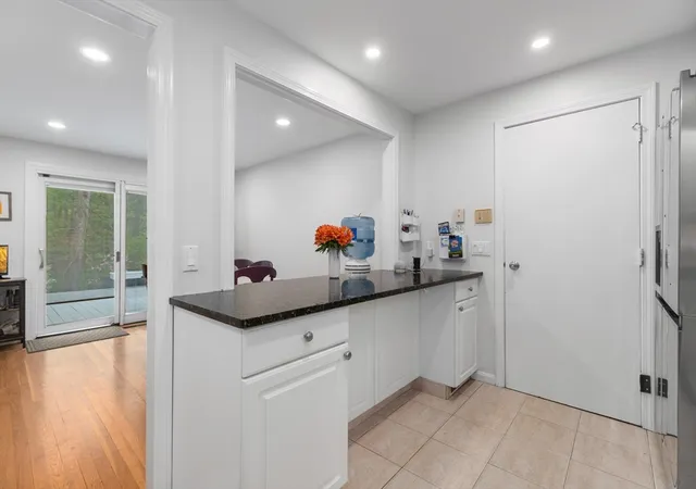 4th image of 18 Indian Dawn #18, Wayland, MA 01778 | MLS# 73518211