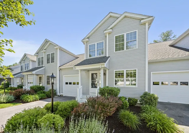 Homes for sale in Whitman, MA | 877 Auburnville Way #A3, Whitman, MA 02382 | MLS# 73533487