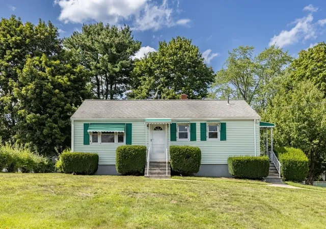 Photo 3 of Sale Pending at 31 Anna Rd, Woburn, MA 01801 | MLS# 73568724 | Listing updated on 2026-09-02