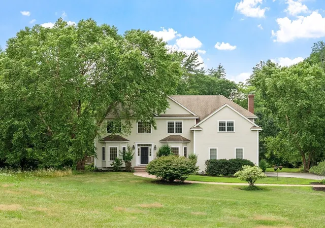 2nd image of 18 Lawrence St, Pepperell, MA 01463 | MLS# 73550804