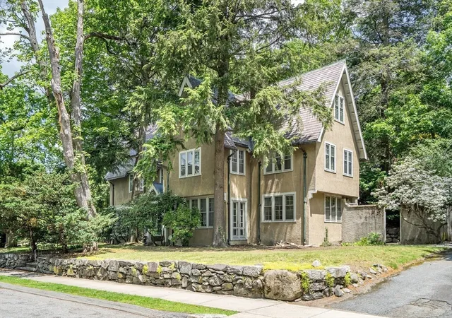 2nd image of 128 Dudley St, Brookline, MA 02445 | MLS# 73535475