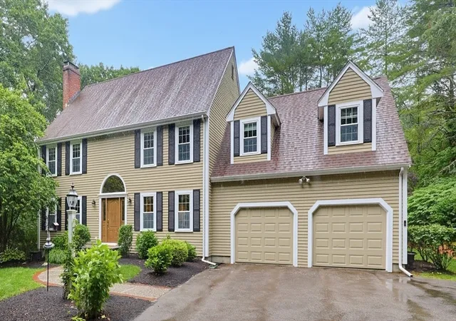1st image of 92 Plain St, Medfield, MA 02052 | MLS# 73546843