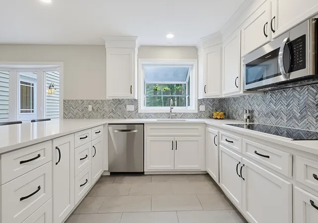 3rd image of 92 Plain St, Medfield, MA 02052 | MLS# 73546843