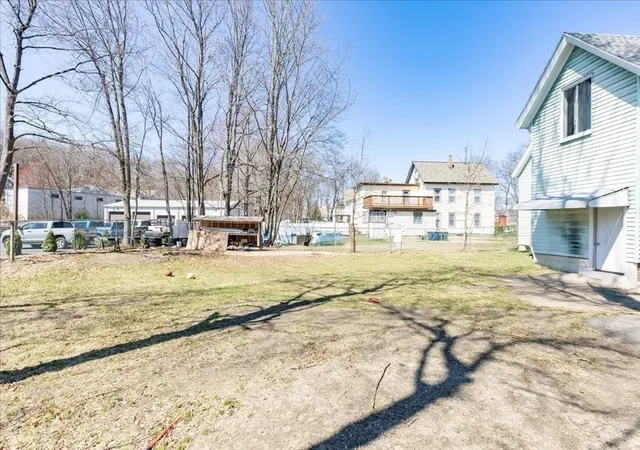 Homes for sale in Leominster, MA | 10 Green St, Leominster, MA 01453 | Houzeo