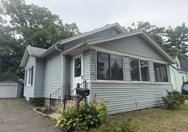 Homes for sale in Springfield, MA | 80 Newhall St, Springfield, MA 01109 | MLS# 73538329
